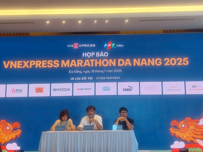 11.000 vận động viên hội ngộ Marathon Da Nang 2025 - Ảnh 1.