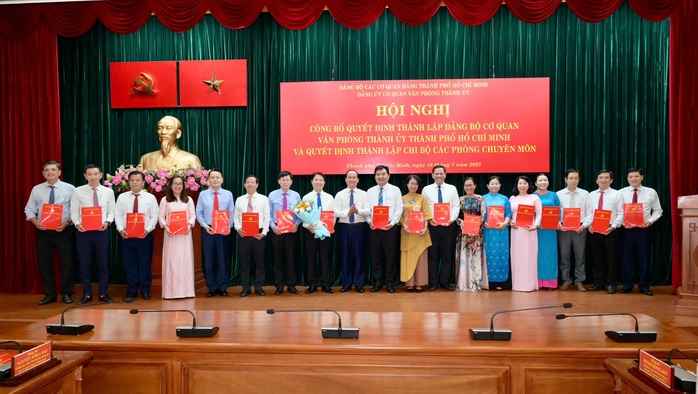 Ông Phạm Hồng Sơn giữ chức Bí thư Đảng ủy Cơ quan Văn phòng Thành ủy TP HCM- Ảnh 1.
