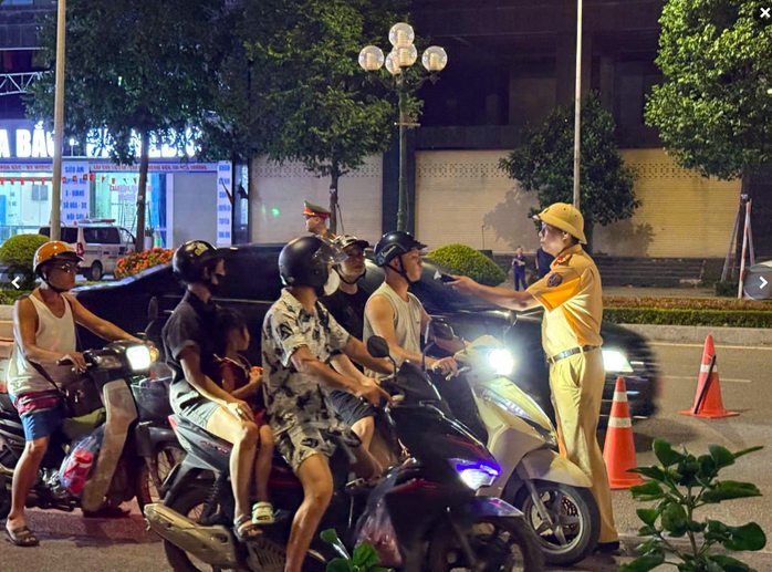 Công an Bắc Ninh ra quân xử lý đua xe trái phép , phạt gần 1 tỉ đồng - Ảnh 1.