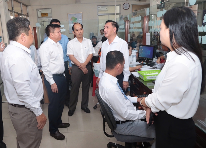 Phường Lái Thiêu đề xuất Phó Giám đốc Trung tâm Phục vụ hành chính công được ký các bản sao- Ảnh 1.