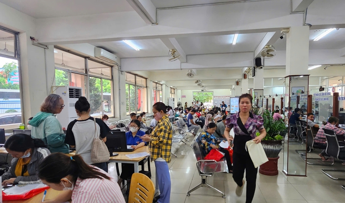 Phường Lái Thiêu đề xuất Phó Giám đốc Trung tâm Phục vụ hành chính công được ký các bản sao- Ảnh 2.