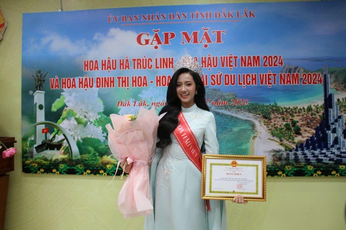 UBND tỉnh Đắk Lắk gặp mặt 2 hoa hậu Hà Trúc Linh và Đinh Thị Hoa- Ảnh 2.