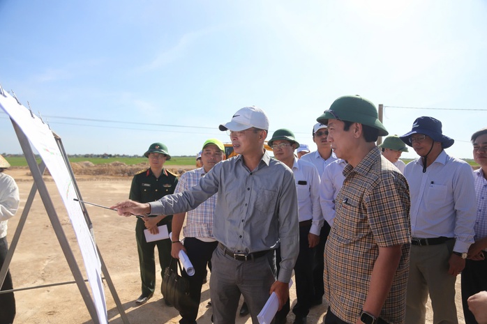 Kiểm tra các dự án ven biển, lãnh đạo tỉnh Quảng Trị đề cập vấn đề nhiều người quan tâm- Ảnh 1.