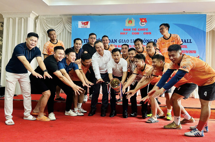 Giao lưu bóng đá - pickleball chào mừng 80 năm Ngày truyền thống Công an nhân dân- Ảnh 5. Giao lưu bóng đá - pickleball chào mừng 80 năm Ngày truyền thống Công an nhân dân- Ảnh 5.