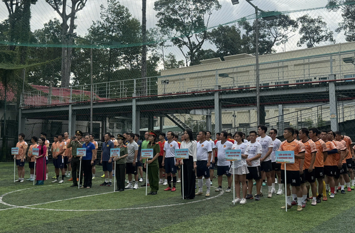 Giao lưu bóng đá - pickleball chào mừng 80 năm Ngày truyền thống Công an nhân dân- Ảnh 3. Giao lưu bóng đá - pickleball chào mừng 80 năm Ngày truyền thống Công an nhân dân- Ảnh 3.
