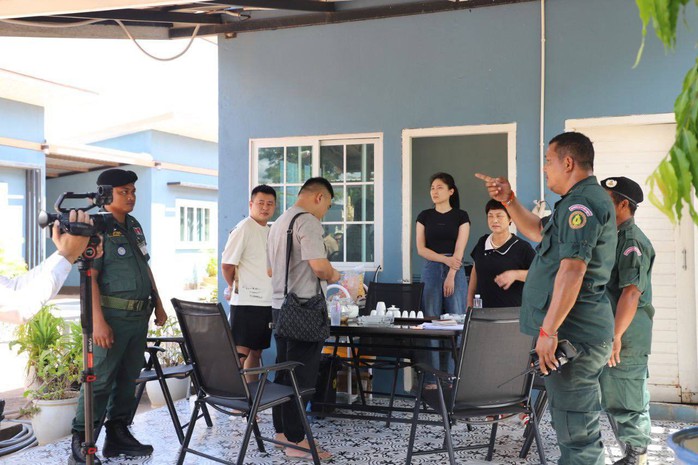 Campuchia trấn áp quy mô lớn, bắt hơn 2.270 nghi phạm lừa đảo trực tuyến- Ảnh 1. Campuchia trấn áp quy mô lớn, bắt hơn 2.270 nghi phạm lừa đảo trực tuyến- Ảnh 1.