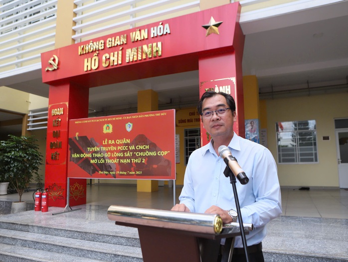 TP HCM: Ra quân tháo “chuồng cọp”, mở lối thoát chung cư  - Ảnh 12.