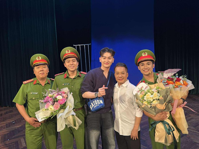 Minh Nhí, Bình Tinh được khán giả thủ đô cổ vũ với "Cuộc đoàn tụ cảm xúc" - Ảnh 6.