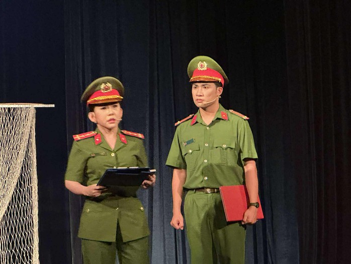Minh Nhí, Bình Tinh được khán giả thủ đô cổ vũ với "Cuộc đoàn tụ cảm xúc" - Ảnh 4.