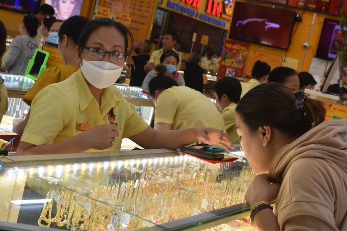 Giá vàng hôm nay, 3-7: Tiếp tục đà tăng - Ảnh 1.