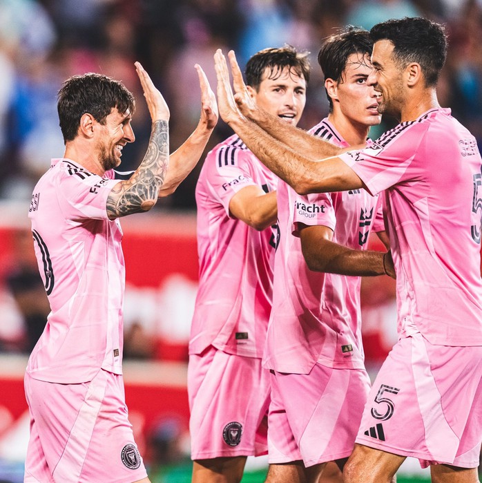 Messi lại lập cú đúp, nhận điểm 10 tuyệt đối, khi Inter Miami đại thắng- Ảnh 1. Messi lại lập cú đúp, nhận điểm 10 tuyệt đối, khi Inter Miami đại thắng- Ảnh 1.