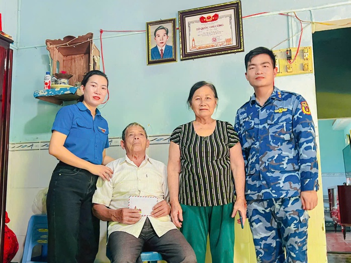 Hoạt động ý nghĩa của đoàn viên, thanh niên Bộ Tư lệnh Vùng Cảnh sát biển 2- Ảnh 2.