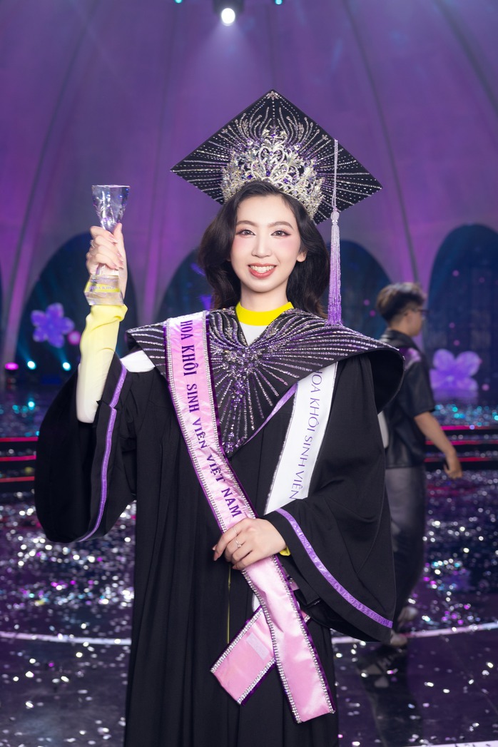 Đặng Quỳnh Anh là "Hoa khôi Sinh viên Việt Nam 2024"- Ảnh 1. Đặng Quỳnh Anh là "Hoa khôi Sinh viên Việt Nam 2024"- Ảnh 1.