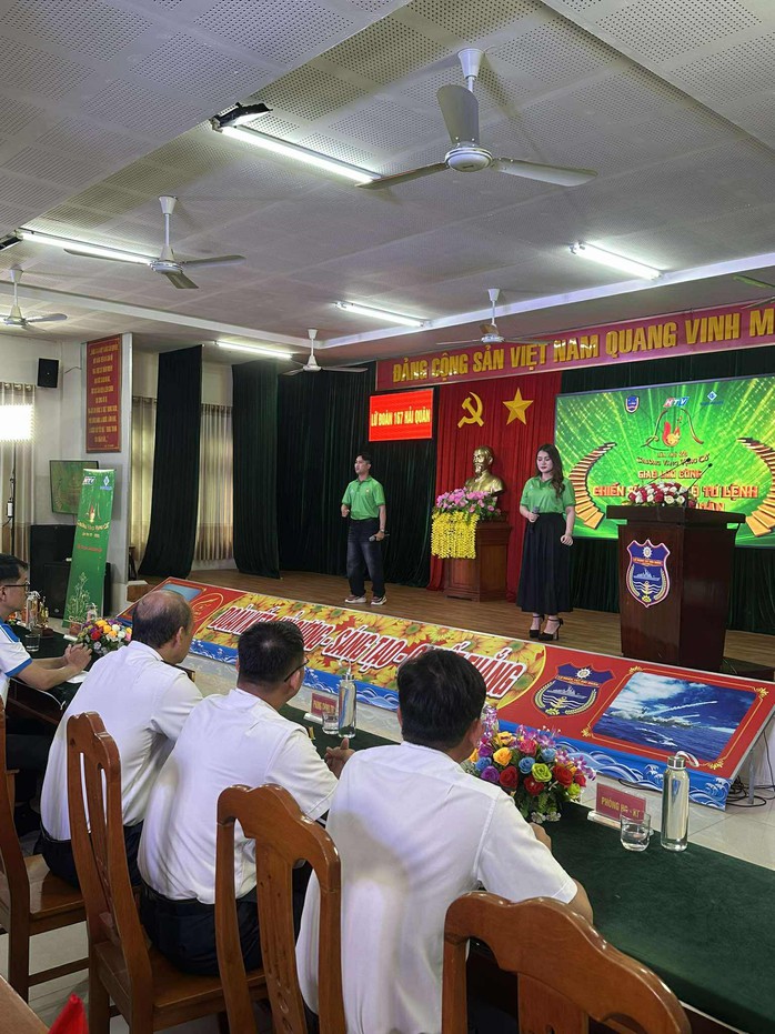 "Chuông vàng vọng cổ" lần thứ 20 giao lưu với chiến sĩ hải quân Lữ đoàn 167 - Ảnh 8.