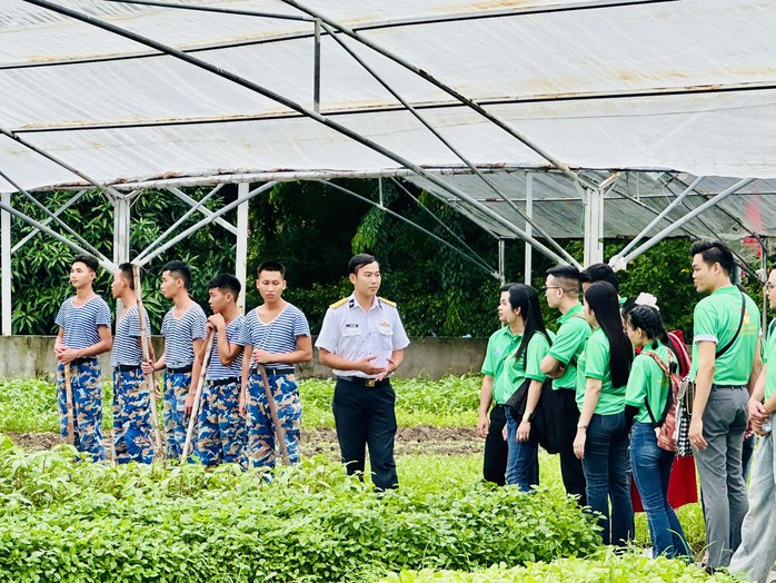 "Chuông vàng vọng cổ" lần thứ 20 giao lưu với chiến sĩ hải quân Lữ đoàn 167 - Ảnh 6.