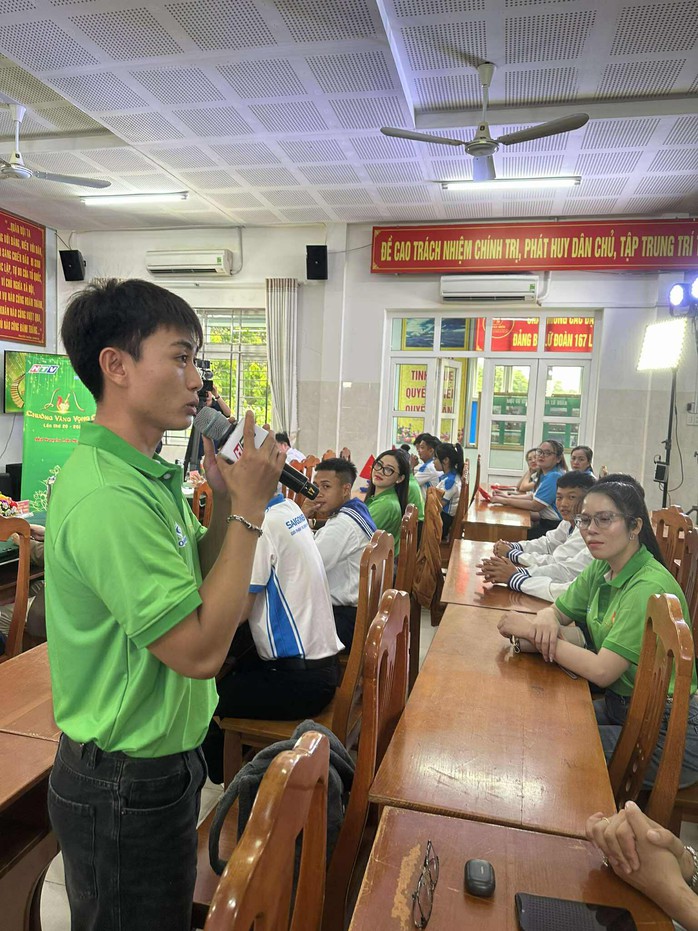 "Chuông vàng vọng cổ" lần thứ 20 giao lưu với chiến sĩ hải quân Lữ đoàn 167 - Ảnh 7.