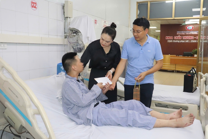 Sun Group hỗ trợ hơn 2 tỉ đồng giúp đỡ gia đình các nạn nhân vụ lật tàu- Ảnh 2.