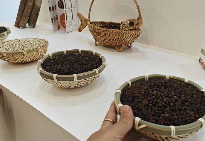 Giá tiêu hôm nay giảm mạnh, nhà đầu tư sốt ruột - Ảnh 1. Giá tiêu hôm nay giảm mạnh, nhà đầu tư sốt ruột - Ảnh 1.