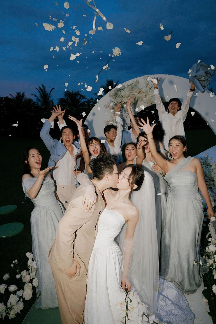 Món quà cho mùa cưới từ Kai Đinh   - Ảnh 1.