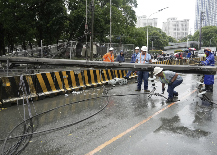 Bão Wipha (bão số 3) tiến vào, Hồng Kông, Trung Quốc đại lục "nín thở" - Ảnh 1.