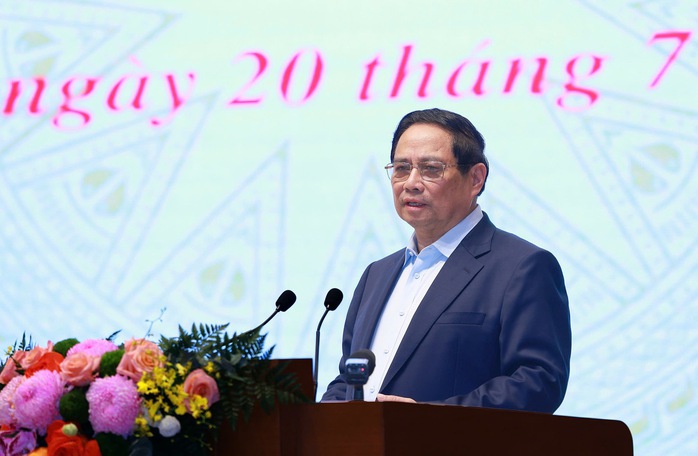 Thủ tướng chỉ đạo chấm dứt tình trạng "cò làm giấy tờ"- Ảnh 1.