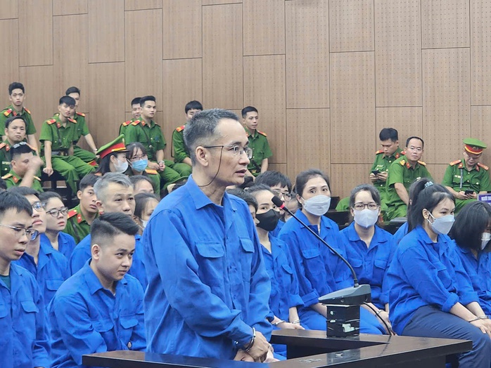 Xét xử ông trùm đòi nợ thuê tại TP HCM: Những chiêu trò bôi nhọ táo tợn - Ảnh 1.