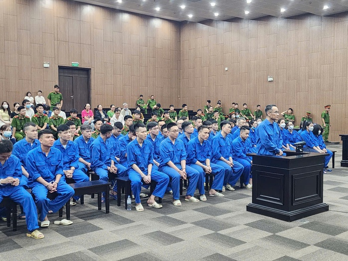 Xét xử ông trùm đòi nợ thuê tại TP HCM: Những chiêu trò bôi nhọ táo tợn - Ảnh 2.