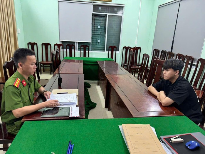 Két sắt trong quán cà phê Đà Nẵng bị trộm: Hành vi táo tợn của kẻ cắp - Ảnh 1. Két sắt trong quán cà phê Đà Nẵng bị trộm: Hành vi táo tợn của kẻ cắp - Ảnh 1.