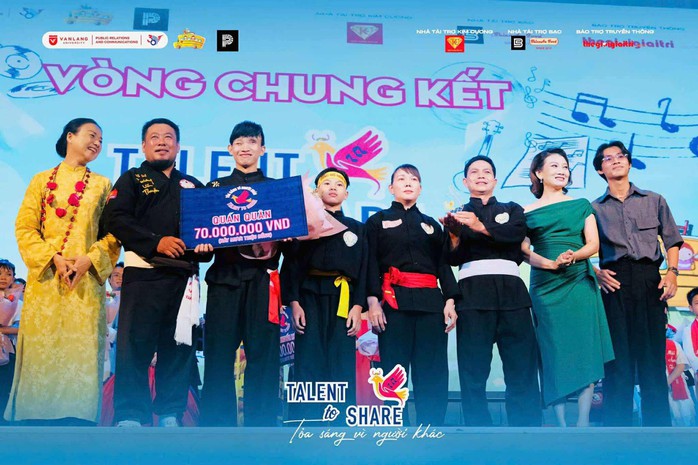 Võ Đăng Khoa đoạt giải Quán Quân "Talent To Share – Tỏa sáng vì người khác 2025" - Ảnh 1.