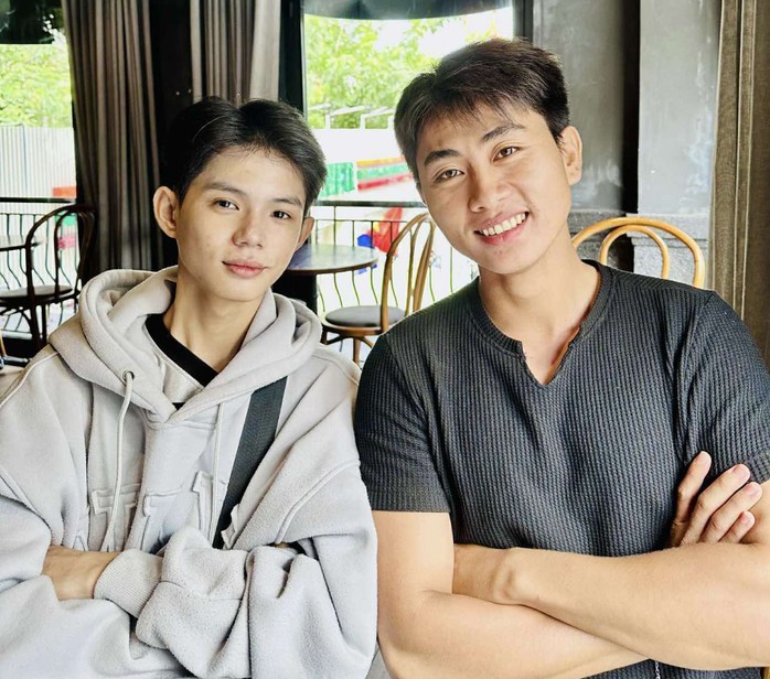 Thí sinh "Chuông vàng vọng cổ" lần thứ 20 giao lưu sinh viên Đại học Bình Dương- Ảnh 3. Thí sinh "Chuông vàng vọng cổ" lần thứ 20 giao lưu sinh viên Đại học Bình Dương- Ảnh 3.