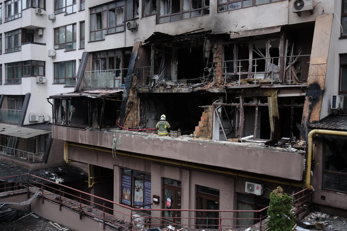 Ukraine hứng “mưa” tên lửa từ Nga - Ảnh 1.