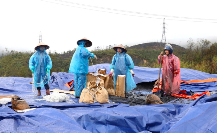 Sơ tán Bệnh viện và trạm y tế ứng phó bão số 3 ở Quảng Ninh - Ảnh 2. Sơ tán Bệnh viện và trạm y tế ứng phó bão số 3 ở Quảng Ninh - Ảnh 2.
