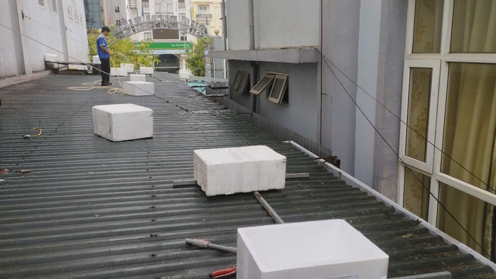 Siêu thị tăng dự trữ gạo, mì gói, nước uống… gấp 2-3 lần, chủ động ứng phó bão Wipha - Ảnh 3.