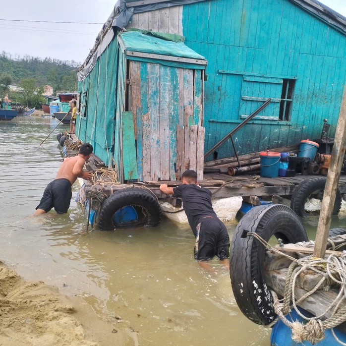 Đưa 8 . 850 Du khách vào bờ an toàn trước bão số 3 Wipha - Ảnh 8.