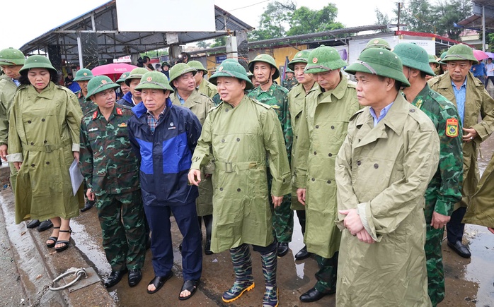 Phó Thủ tướng Trần Hồng Hà kiểm tra công tác phòng, chống bão số 3 (Wipha)- Ảnh 1. Phó Thủ tướng Trần Hồng Hà kiểm tra công tác phòng, chống bão số 3 (Wipha)- Ảnh 1.