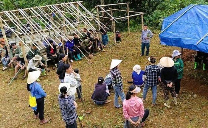 Di dời khẩn cấp 39 hộ dân ra khỏi vùng nguy hiểm tránh bão số 3 - Ảnh 3.