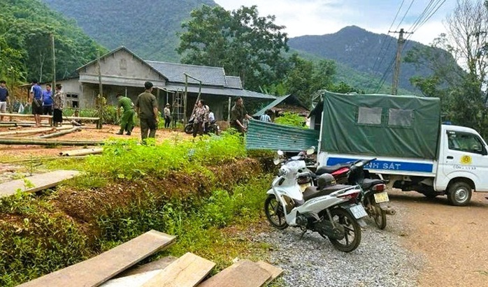 Di dời khẩn cấp 39 hộ dân ra khỏi vùng nguy hiểm tránh bão số 3 - Ảnh 1.
