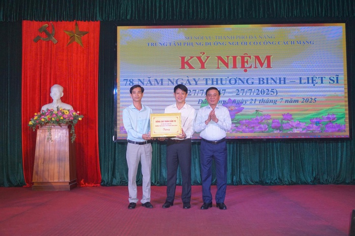 Thường trực Ban Bí thư tri ân người có công tại Đà Nẵng - Ảnh 6.