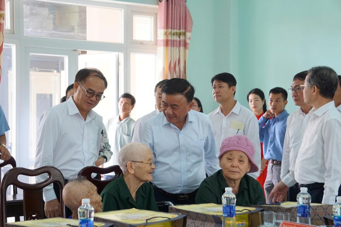 Thường trực Ban Bí thư tri ân người có công tại Đà Nẵng - Ảnh 5.