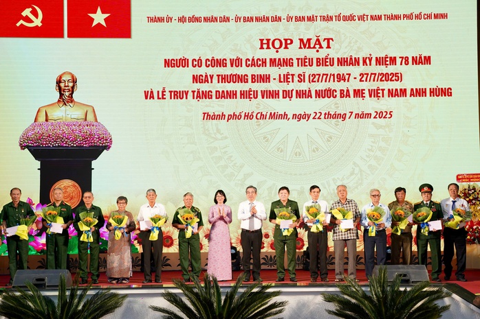 TP HCM họp mặt người có công với cách mạng tiêu biểu - Ảnh 2.