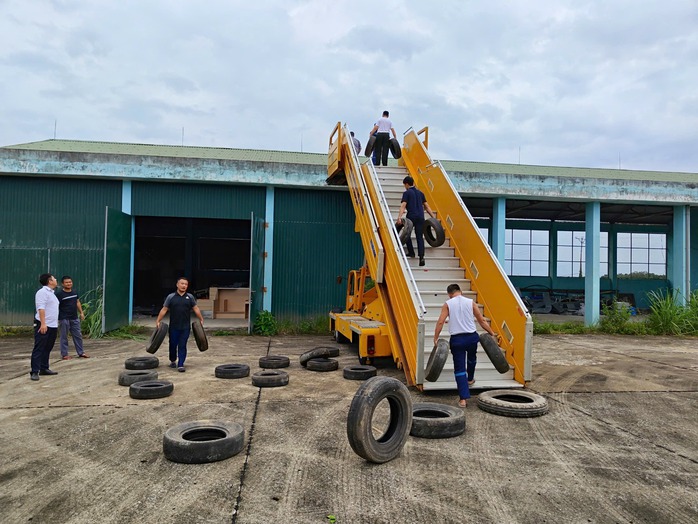 Cận cảnh "chạy bão" tại các sân bay - Ảnh 9.