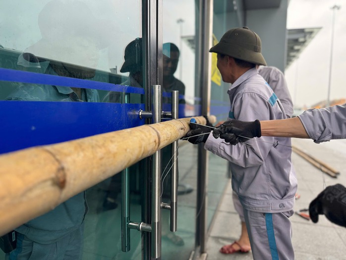 Cận cảnh "chạy bão" tại các sân bay - Ảnh 13.