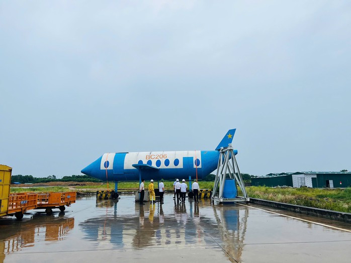 Cận cảnh "chạy bão" tại các sân bay - Ảnh 19.