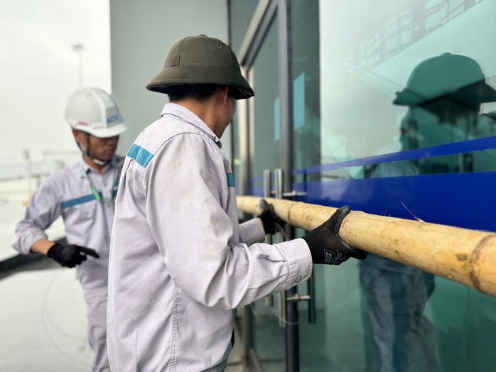 Cận cảnh "chạy bão" tại các sân bay - Ảnh 24.