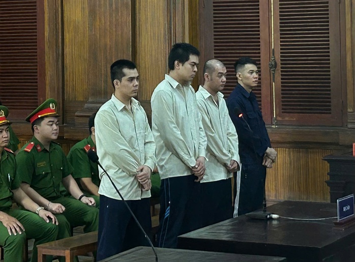 Mâu thuẫn tình cảm dẫn đến án mạng: Nhóm bạn 4 người bị phạt nặng - Ảnh 1. Mâu thuẫn tình cảm dẫn đến án mạng: Nhóm bạn 4 người bị phạt nặng - Ảnh 1.
