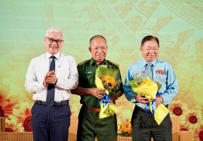 TP HCM họp mặt người có công với cách mạng tiêu biểu - Ảnh 1.