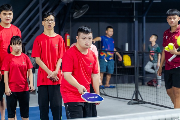 VIDEO: Ấm áp lớp học pickleball miễn phí cho trẻ tự kỷ, khuyết tật trí tuệ- Ảnh 10. VIDEO: Ấm áp lớp học pickleball miễn phí cho trẻ tự kỷ, khuyết tật trí tuệ- Ảnh 10.