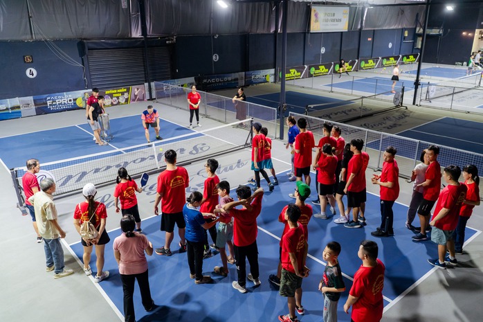 VIDEO: Ấm áp lớp học pickleball miễn phí cho trẻ tự kỷ, khuyết tật trí tuệ- Ảnh 1. VIDEO: Ấm áp lớp học pickleball miễn phí cho trẻ tự kỷ, khuyết tật trí tuệ- Ảnh 1.