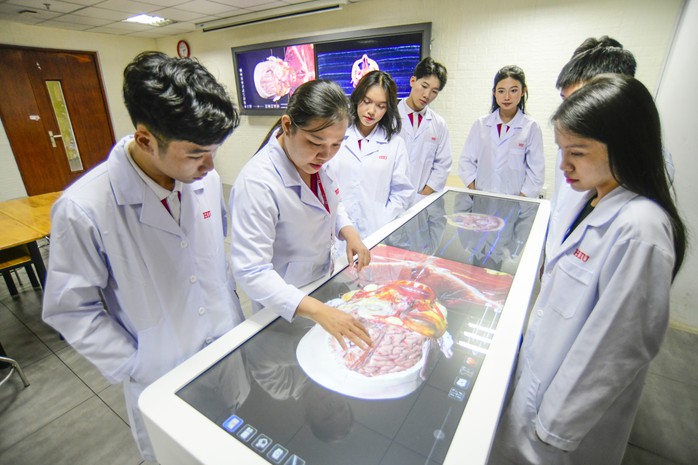 Trường ĐH Quốc tế Hồng Bàng công bố điểm sàn nhóm ngành sức khỏe - Ảnh 1. Trường ĐH Quốc tế Hồng Bàng công bố điểm sàn nhóm ngành sức khỏe - Ảnh 1.