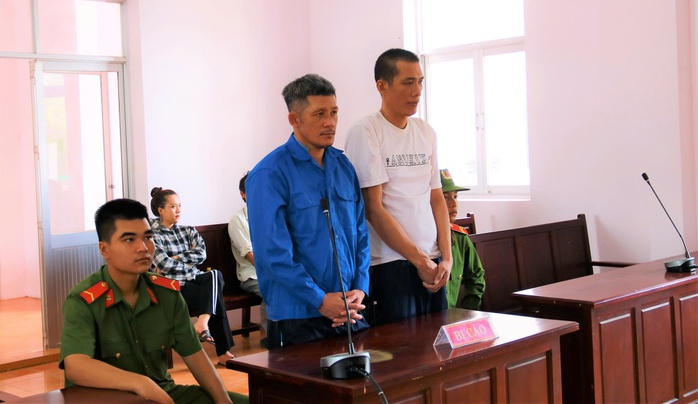 Tuyên án vụ người đàn ông bị 2 bạn nhậu đánh, đốt dã man ở Cà Mau- Ảnh 1. Tuyên án vụ người đàn ông bị 2 bạn nhậu đánh, đốt dã man ở Cà Mau- Ảnh 1.